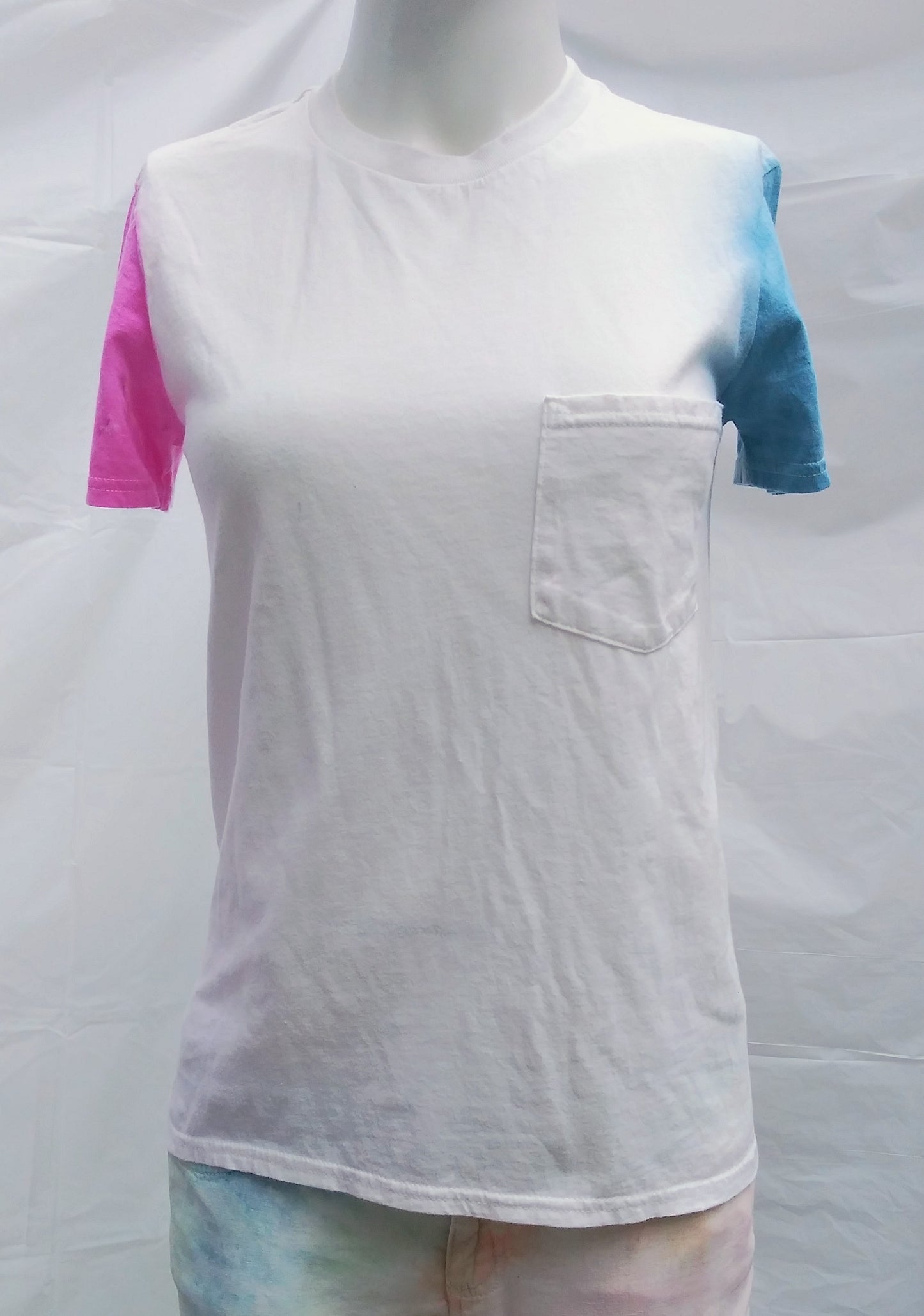 Tie-dyed pocket t-shirt