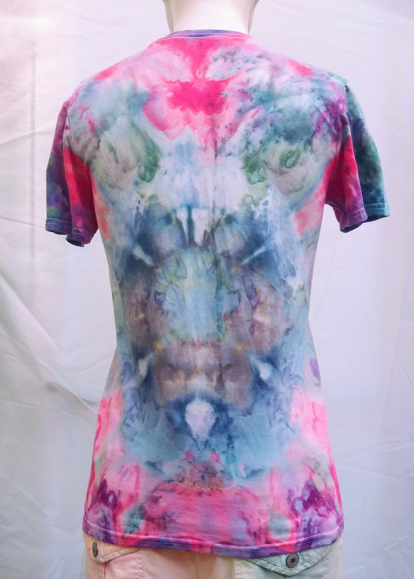 Small green blue purple pink tie-dyed pocket t-shirt