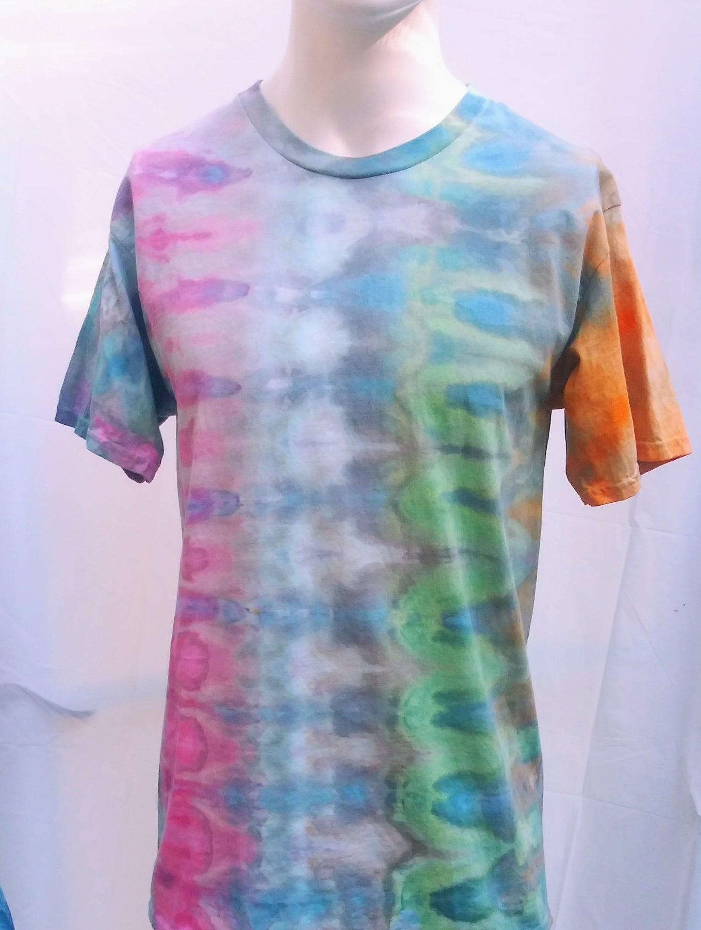 Tie dye large unisex Gildan t-shirt