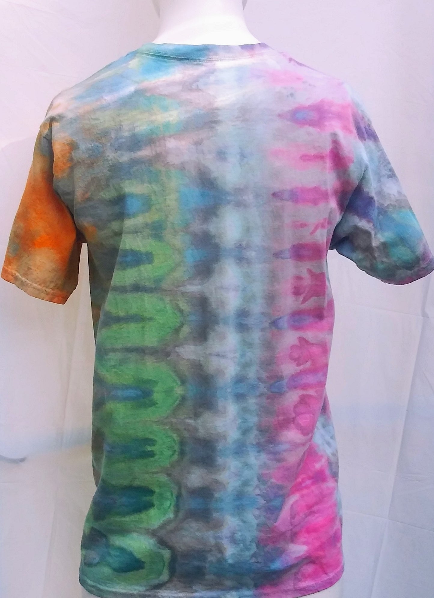 Tie dye large unisex Gildan t-shirt