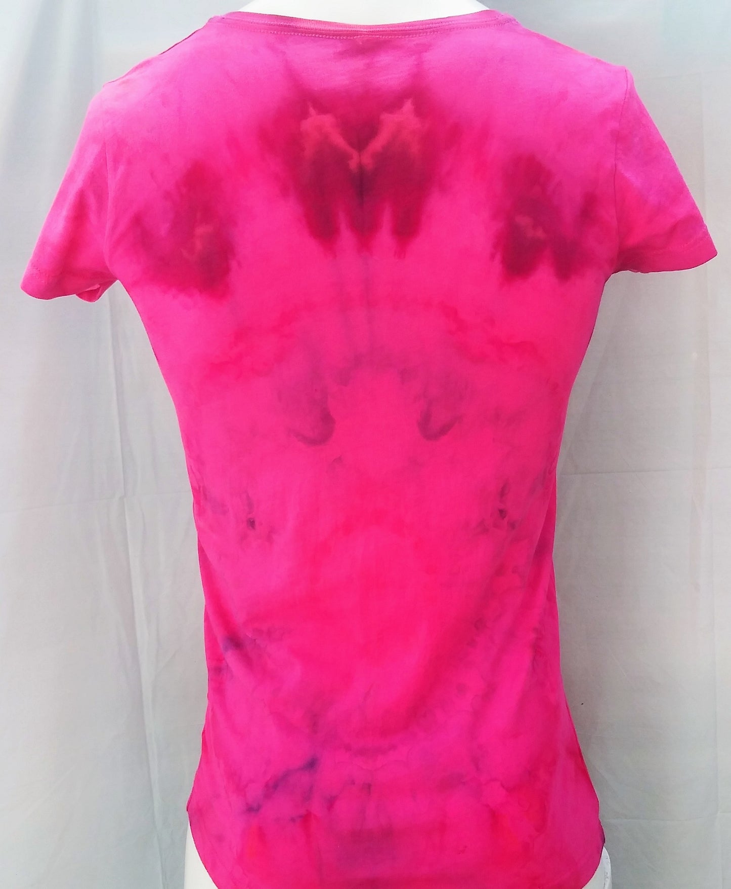 Tie dye v-neck ladies t-shirt