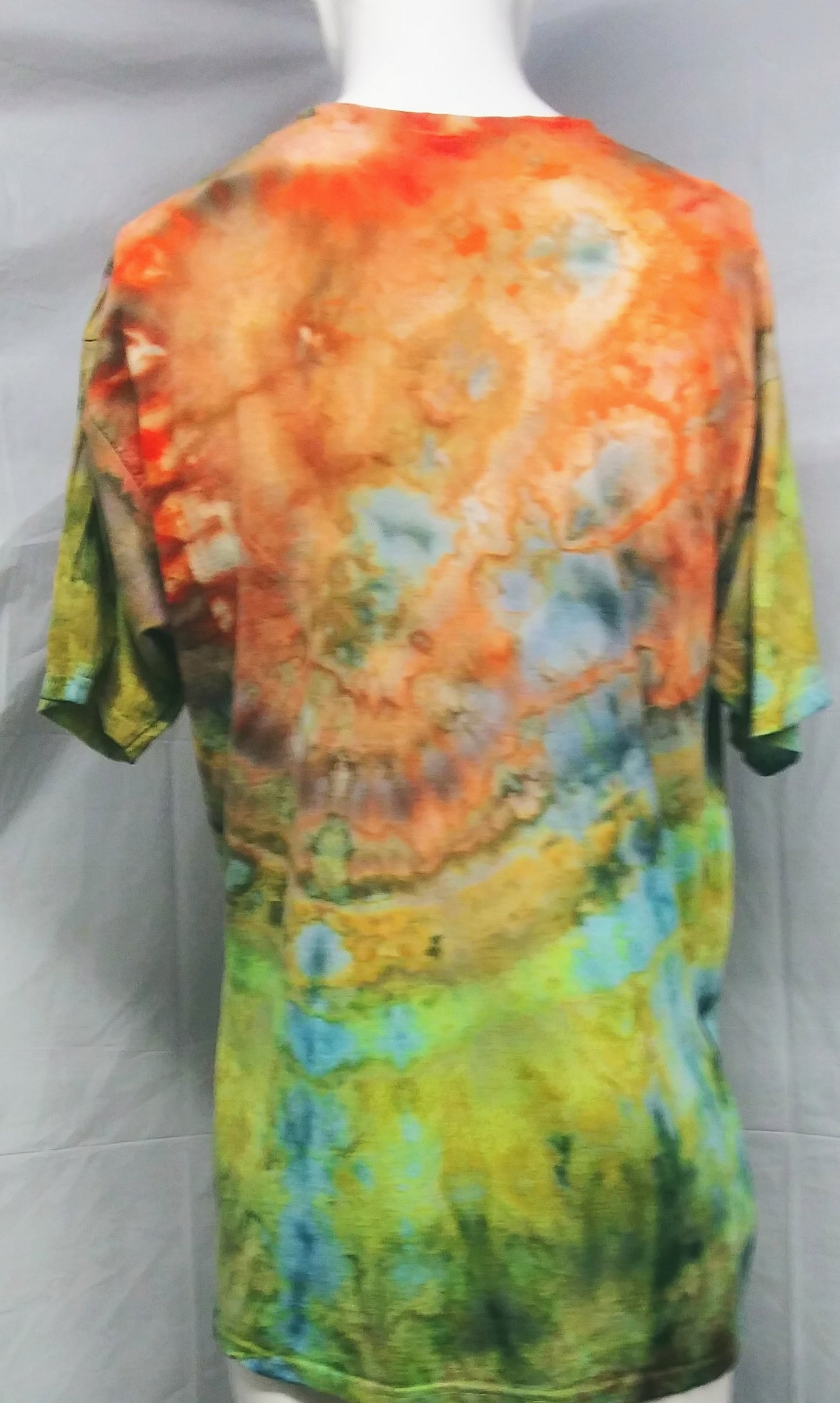 Tie-dyed extra large unisex Gildan t-shirt