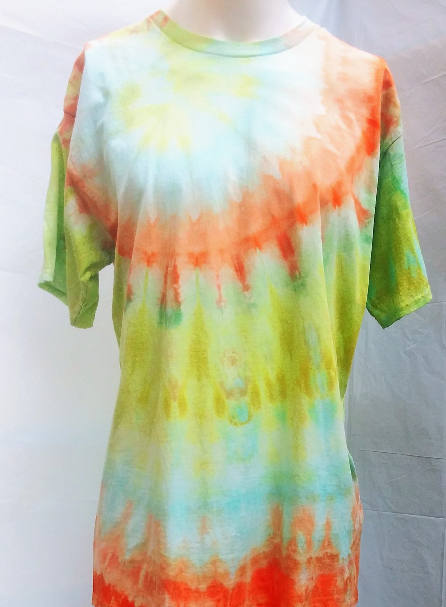 Tie dyed Gildan t-shirt #1177