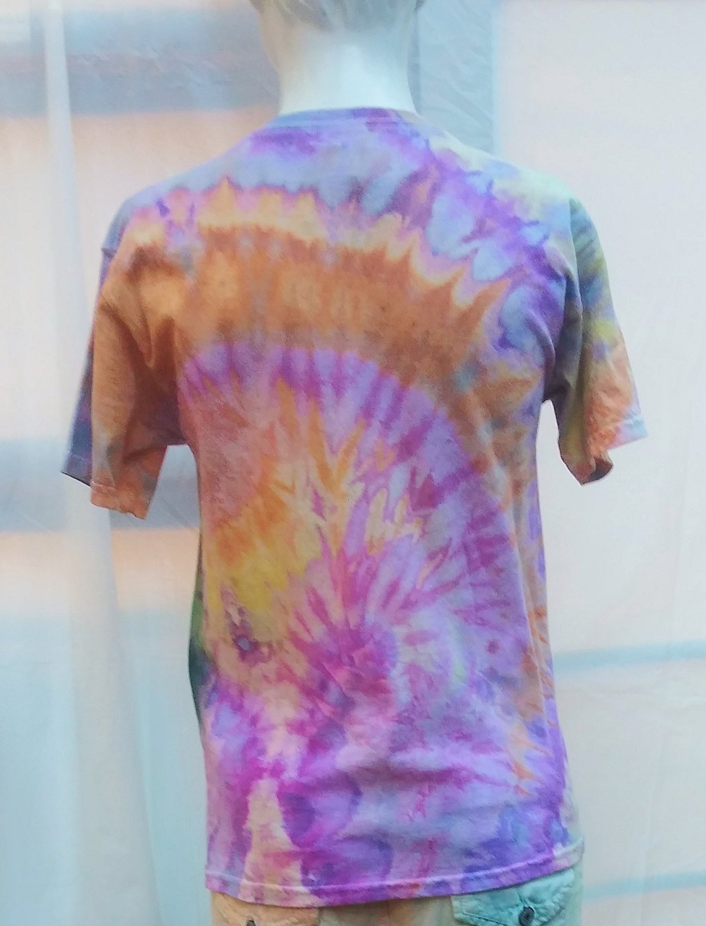 Tie-dyed youth large Gildan t-shirt. #1208