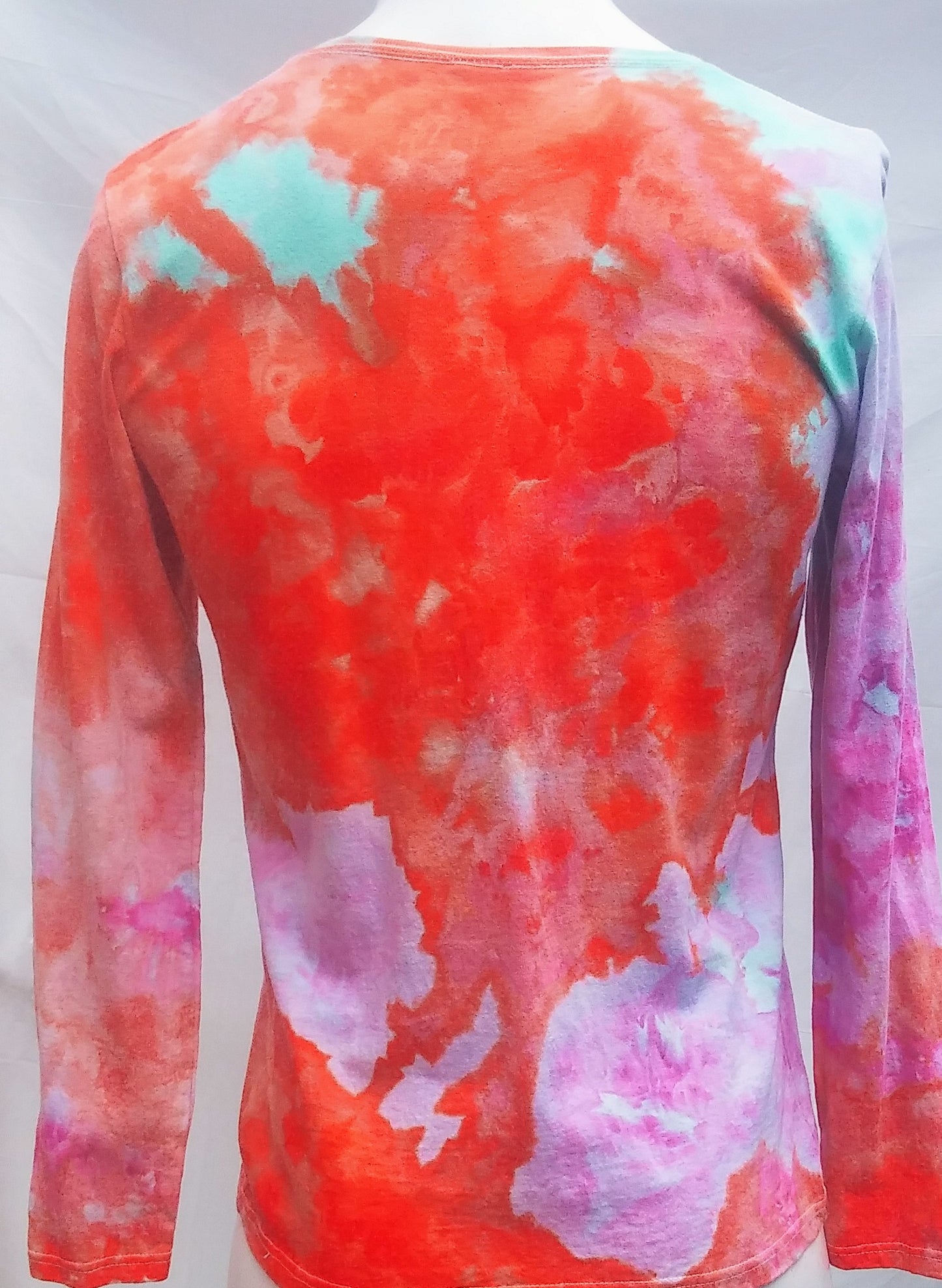 Tie-dyed long sleeve t-shirt