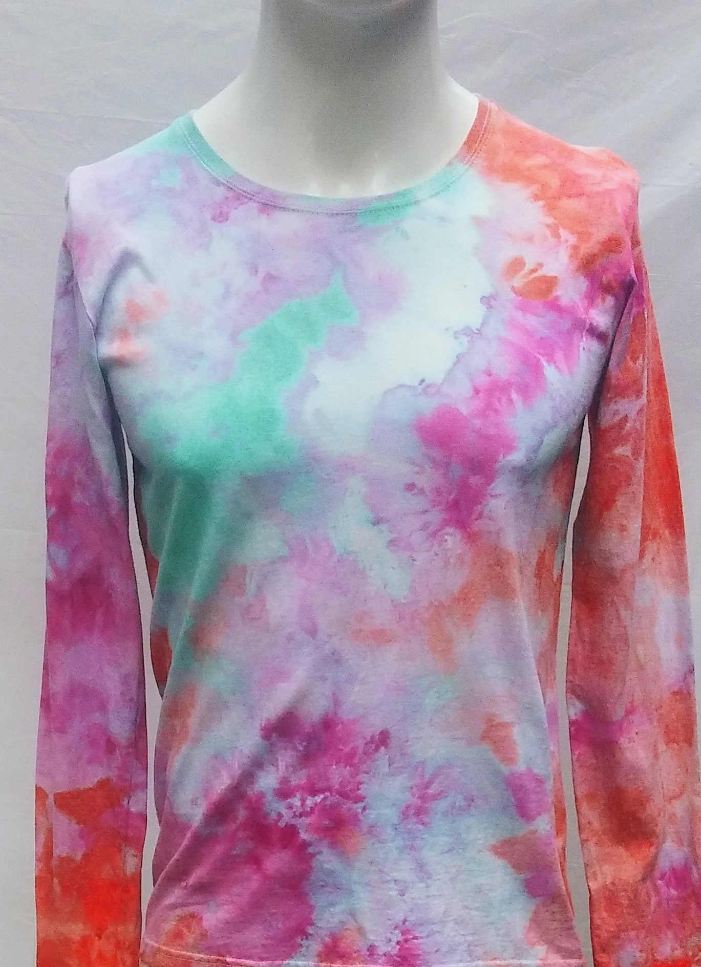 Tie-dyed long sleeve t-shirt