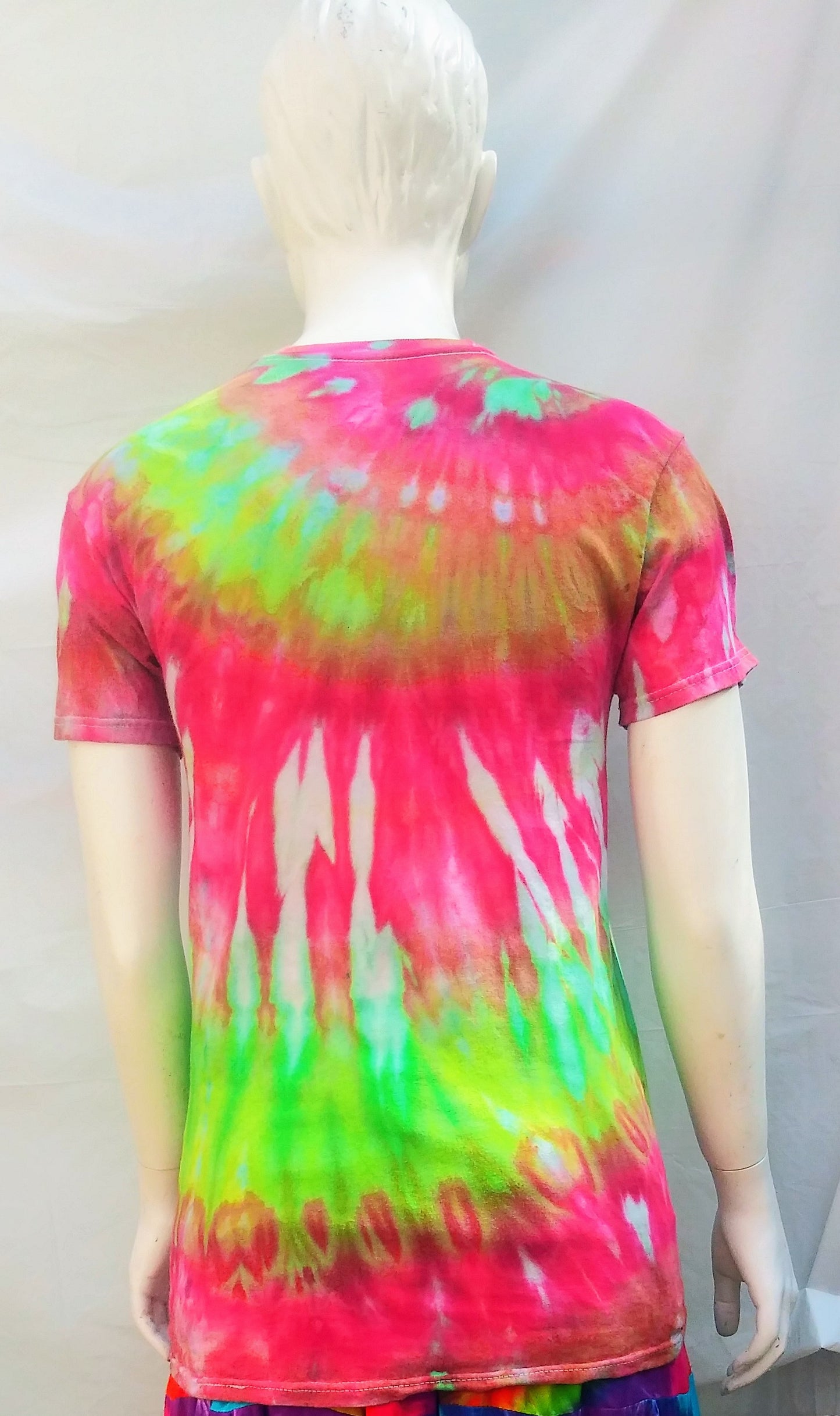 Tie dye small Hanes unisex t-shirt#1222