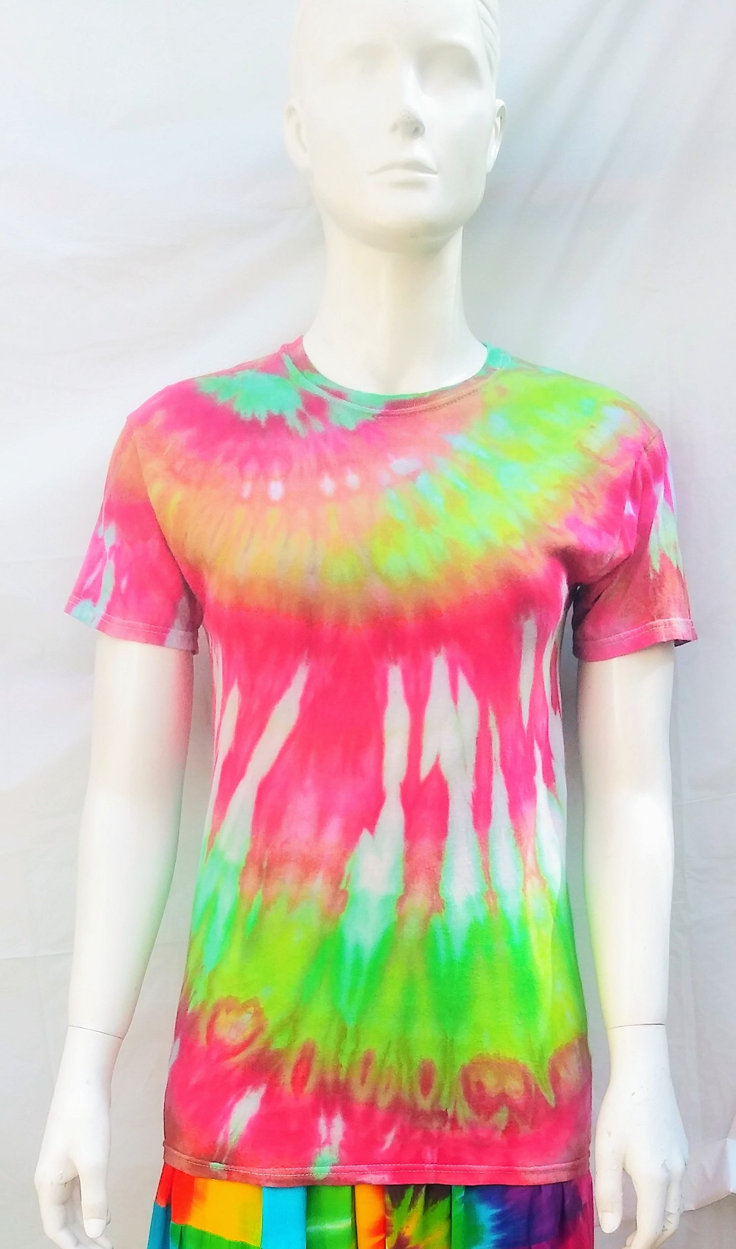 Tie dye small Hanes unisex t-shirt#1222