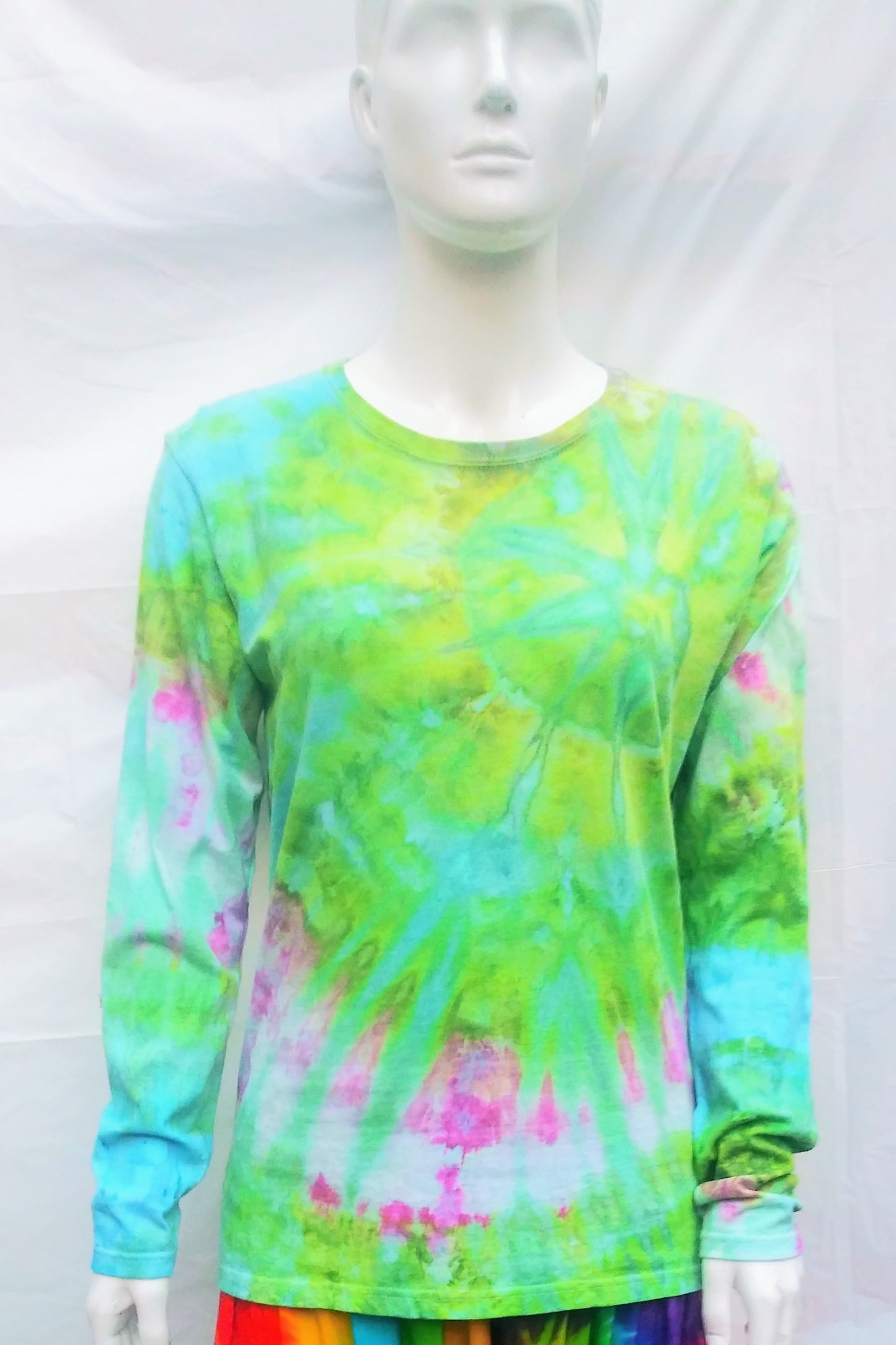 Tie-dye long sleeve t-shirt