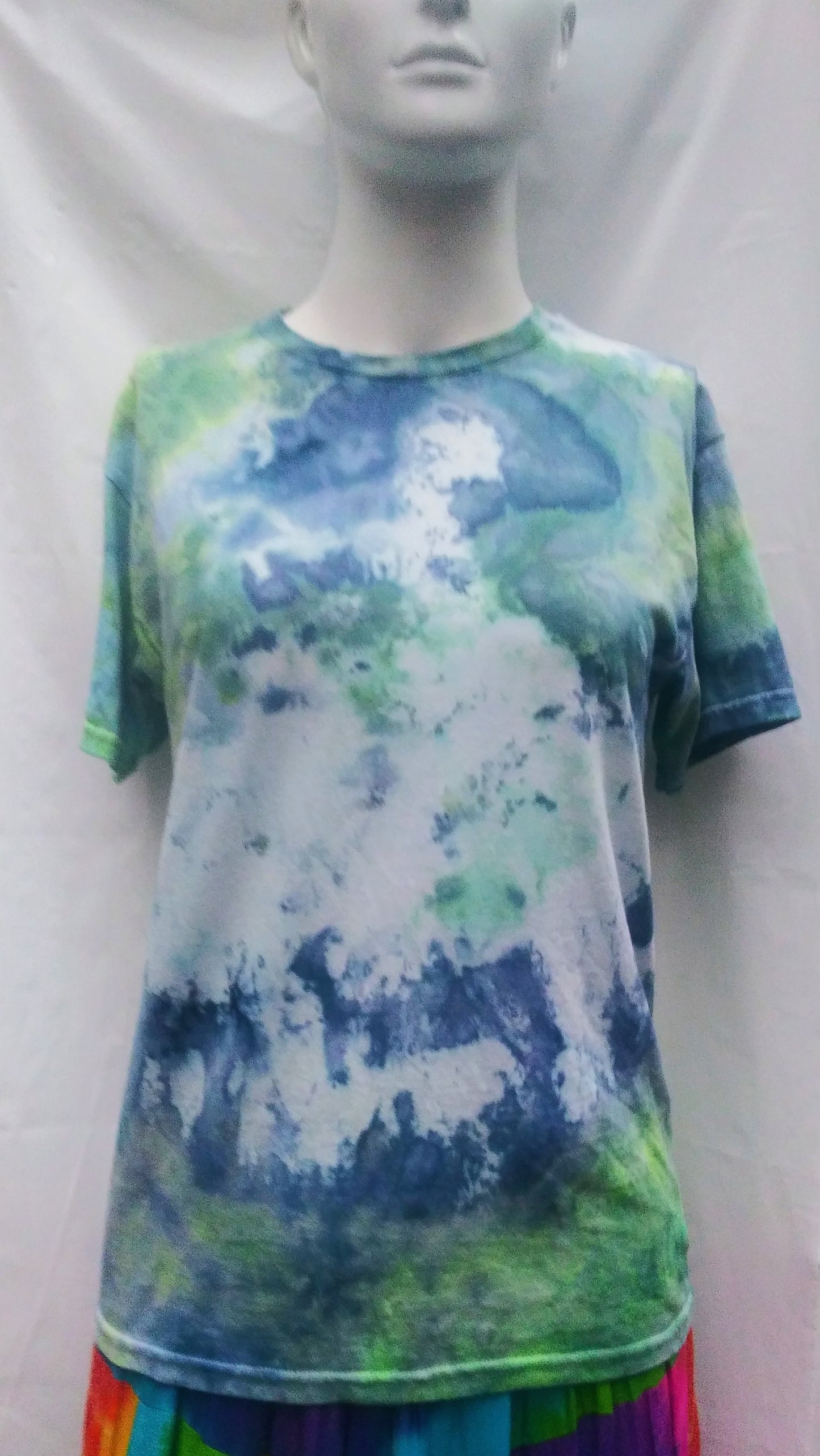 Tie-dyed youth large Gildan t-shirt #1261