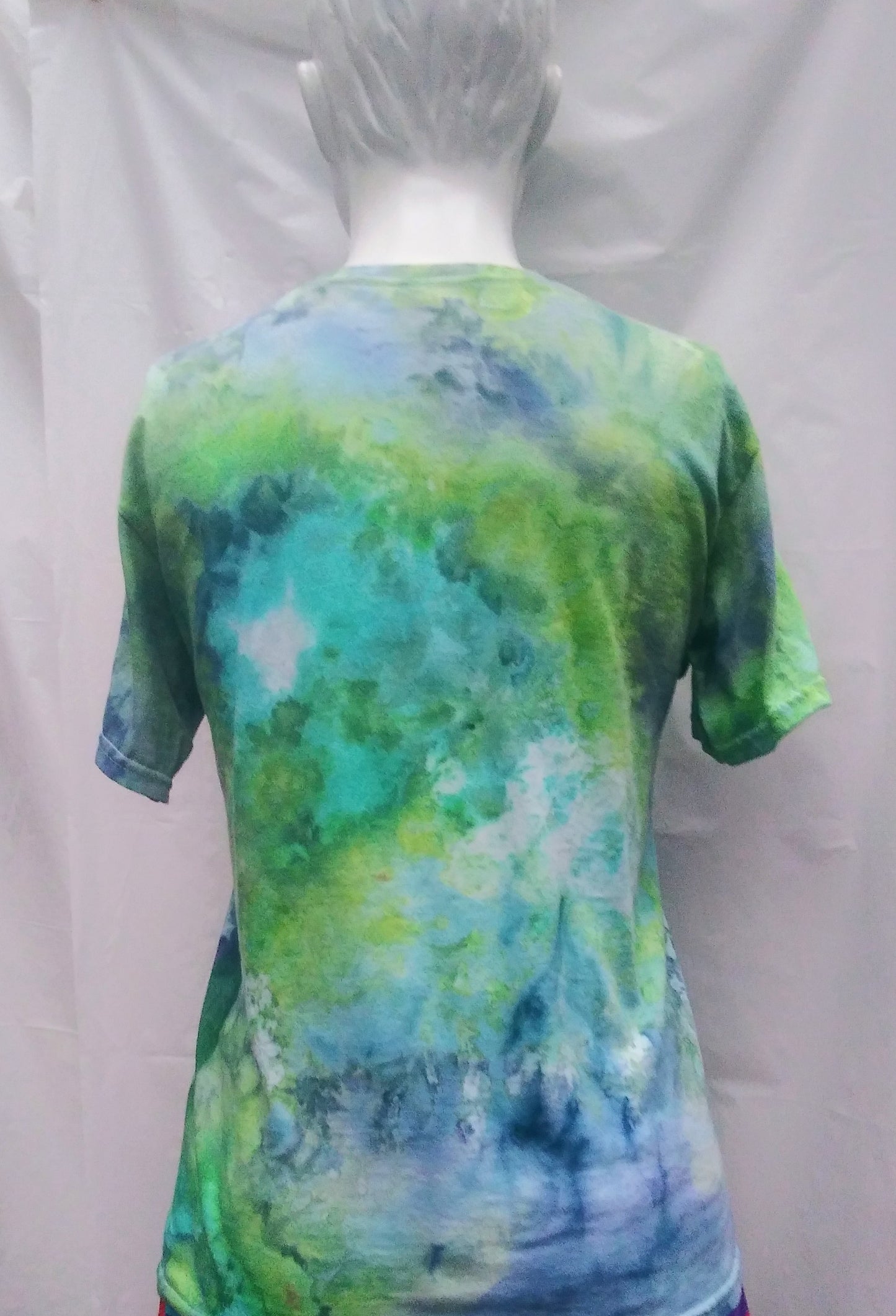 Tie-dyed youth large Gildan t-shirt #1261