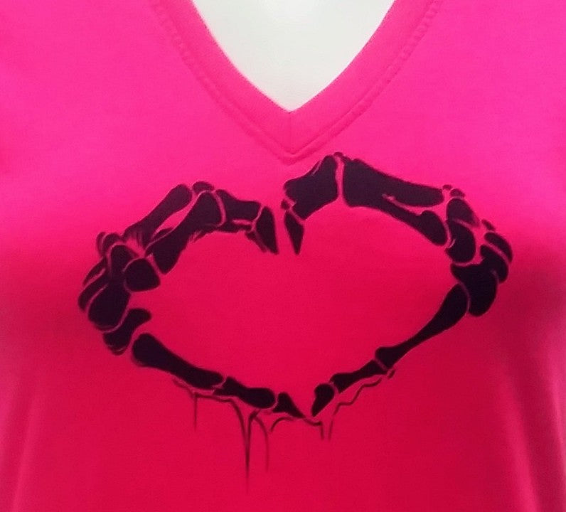 Heart-shaped skull hands t-shirt