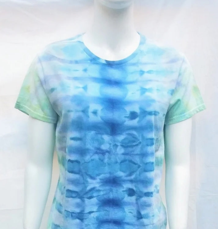 Tie-dyed Gildan t-shirt #1235