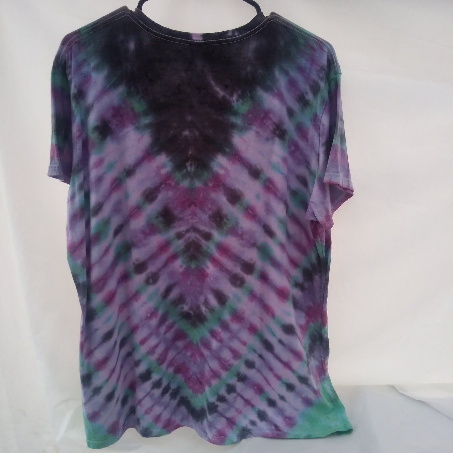 2xl black green purple tie-dyed t-shirt